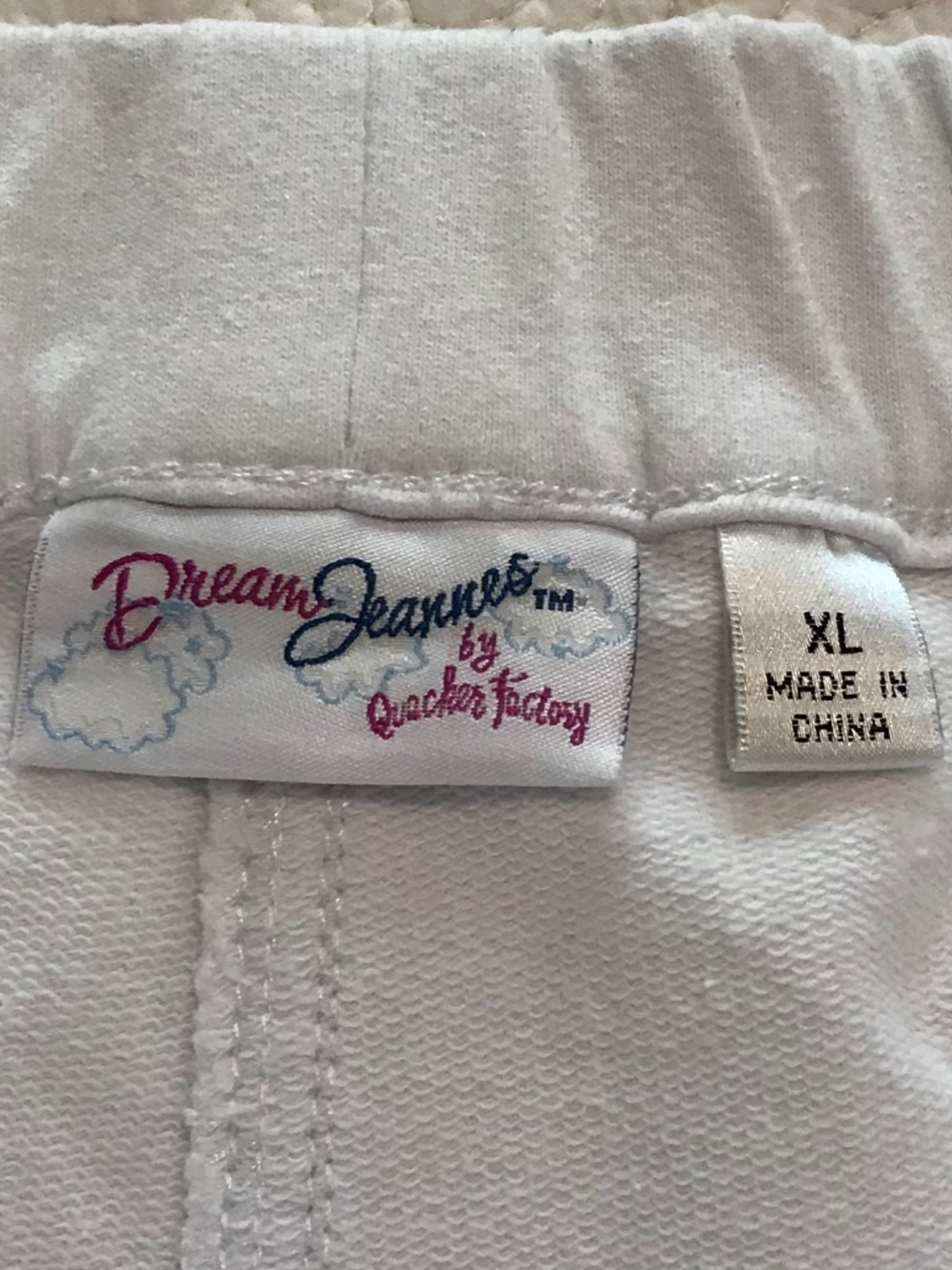 QF white DreamJeannes pull-on shorts with rhinestone grommet details (XL) - Picture 2 of 13